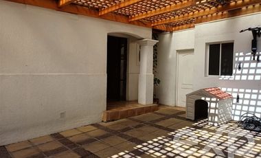 Casa en Arriendo en Ribier 7792. Casas Parque la Viña, comuna Peñalolén
