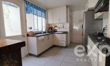 Casa en Arriendo en Ribier 7792. Casas Parque la Viña, comuna Peñalolén