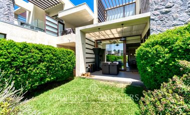 Departamento tipo Townhouse, en primer piso