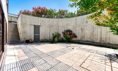 Departamento tipo Townhouse, en primer piso