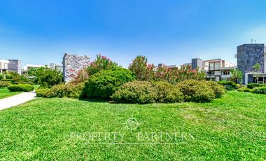 Departamento tipo Townhouse, en primer piso