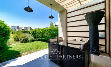 Departamento tipo Townhouse, en primer piso