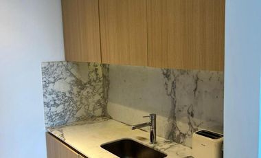 Alquiler de departamento amoblado en Yoo Nordelta con cochera cubierta
