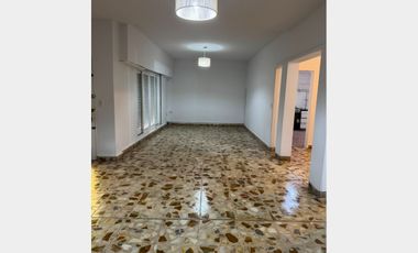 Casa  en Alquiler Villa Luzuriaga / La Matanza (A141 4254)