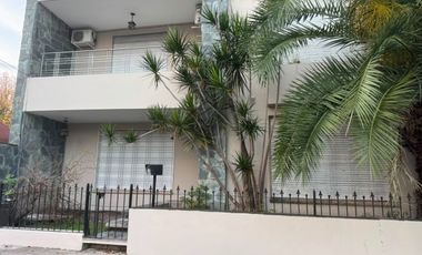 Casa  en Alquiler Villa Luzuriaga / La Matanza (A141 4254)
