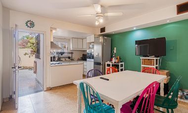 VENTA • OLIVOS • CASA • 6 AMBIENTES • 3 COCHERAS