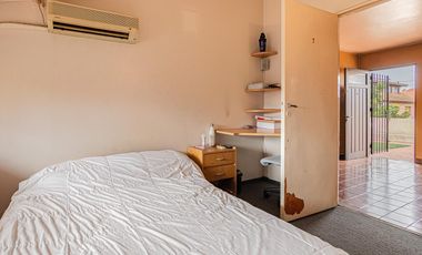 VENTA • OLIVOS • CASA • 6 AMBIENTES • 3 COCHERAS