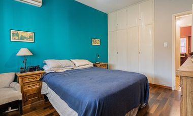 VENTA • OLIVOS • CASA • 6 AMBIENTES • 3 COCHERAS