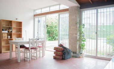 Casa de 5 ambientes en alquiler en Acassuso