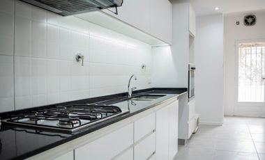 Casa de 5 ambientes en alquiler en Acassuso