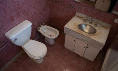 Casa de 5 ambientes en alquiler en Acassuso