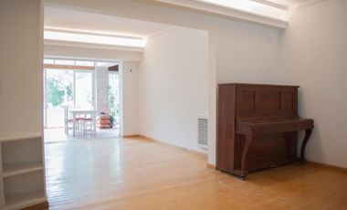 Casa de 5 ambientes en alquiler en Acassuso