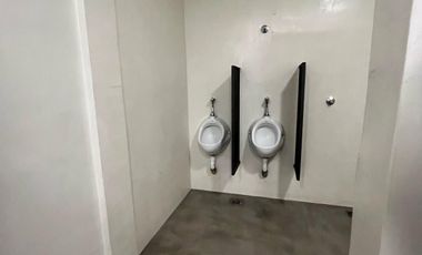 VENTA- OFICINA AL FRENTE SOBRE AV MITRE