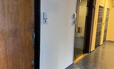 VENTA- OFICINA AL FRENTE SOBRE AV MITRE