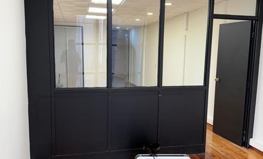 VENTA- OFICINA AL FRENTE SOBRE AV MITRE