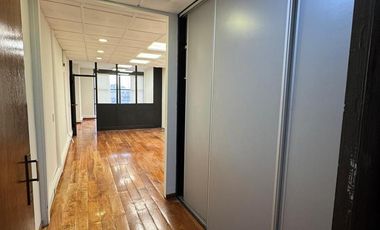 VENTA- OFICINA AL FRENTE SOBRE AV MITRE