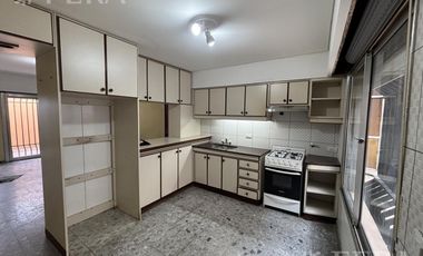 Alquiler de PH 3 ambientes en Sarandi