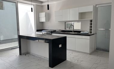 Hermosa casa 3 hab, 3.5 baños, jacuzzi y alberca en Playa del Carmen