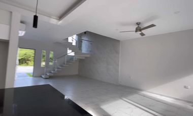 Hermosa casa 3 hab, 3.5 baños, jacuzzi y alberca en Playa del Carmen
