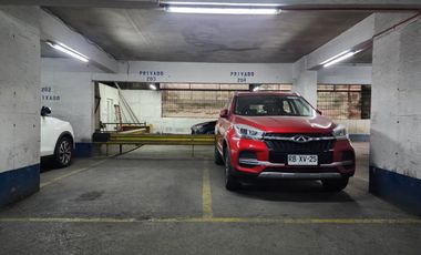 OPORTUNIAD!!! AMPLIO ESTACIONAMIENTO SANTIAGO CENTRO