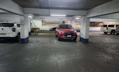 OPORTUNIAD!!! AMPLIO ESTACIONAMIENTO SANTIAGO CENTRO