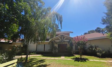 ARRIENDO CASA FAMILIAR CON PISCINA EN MOSTAZAL