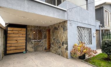 ARRIENDO AMPLIA CASA GALILEA 3D2B