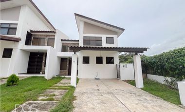 ALQUILER O VENTA DE CASA CON PATIO EN COSTA VERDE, PUERTO MADERO