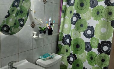 Casa en villa cerrada,  a pasos del Metro Trinidad