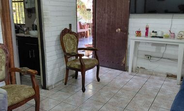 Casa en villa cerrada,  a pasos del Metro Trinidad