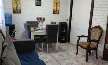 Casa en villa cerrada,  a pasos del Metro Trinidad