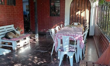 Casa en villa cerrada,  a pasos del Metro Trinidad