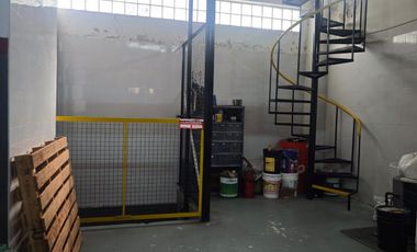 Alquiler fabrica local industrial en Caseros