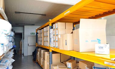 Alquiler fabrica local industrial en Caseros
