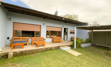 CASA CON PARQUE Y PILETA A LA VENTA TANDIL