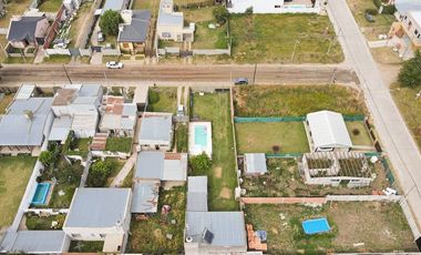 CASA CON PARQUE Y PILETA A LA VENTA TANDIL