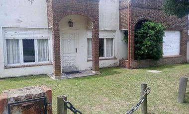Venta casa tres dorm con jardin San Manuel Loberia
