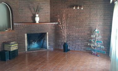 Venta casa tres dorm con jardin San Manuel Loberia