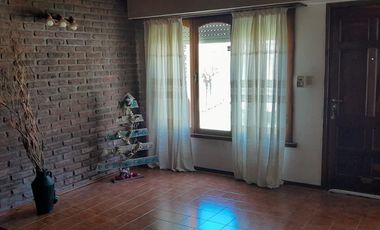 Venta casa tres dorm con jardin San Manuel Loberia