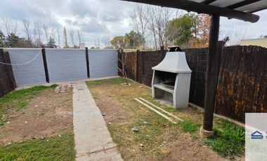 Casa en alquiler c/ cochera en Lunlunta