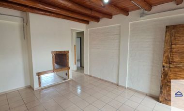 Casa en alquiler c/ cochera en Lunlunta