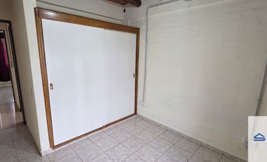 Casa en alquiler c/ cochera en Lunlunta