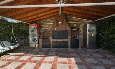 VENTA CASA DE 5 DORMITORIOS GODOY CRUZ