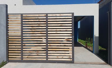 VENTA CASA 4 AMB - EL REMANSO - CARLOS SPEGAZZINI