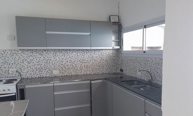 VENTA CASA 4 AMB - EL REMANSO - CARLOS SPEGAZZINI