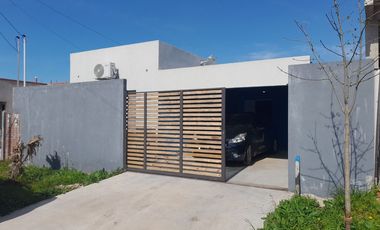 VENTA CASA 4 AMB - EL REMANSO - CARLOS SPEGAZZINI