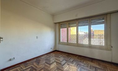 VENTA CASA EN BLOCK 2 AMB + 4 AMB DON BOSCO