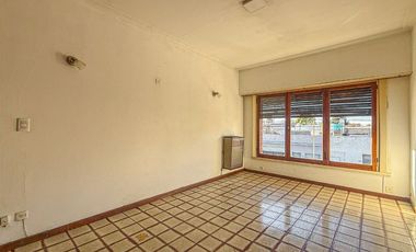 VENTA CASA EN BLOCK 2 AMB + 4 AMB DON BOSCO