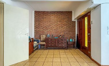 VENTA CASA EN BLOCK 2 AMB + 4 AMB DON BOSCO