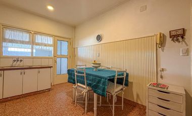 VENTA CASA EN BLOCK 2 AMB + 4 AMB DON BOSCO